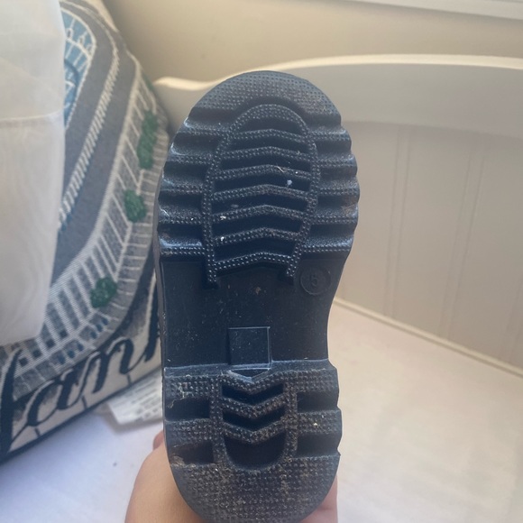 Gently worn toddler rain boots- Sz 5 London Fog - Picture 6 of 6